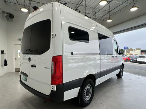 Used 2022 Mercedes-Benz Sprinter 144 Cargo image 8