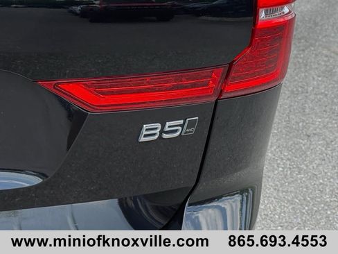Used 2023 Volvo XC60 B5 Plus AWD/4WD image 11