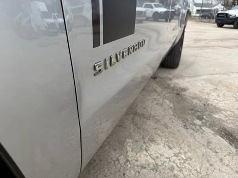Used 2018 Chevrolet Silverado 1500 Custom w/ Rally 1 Edition image 19