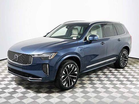 New 2026 Volvo XC90 T8 Plus image 3