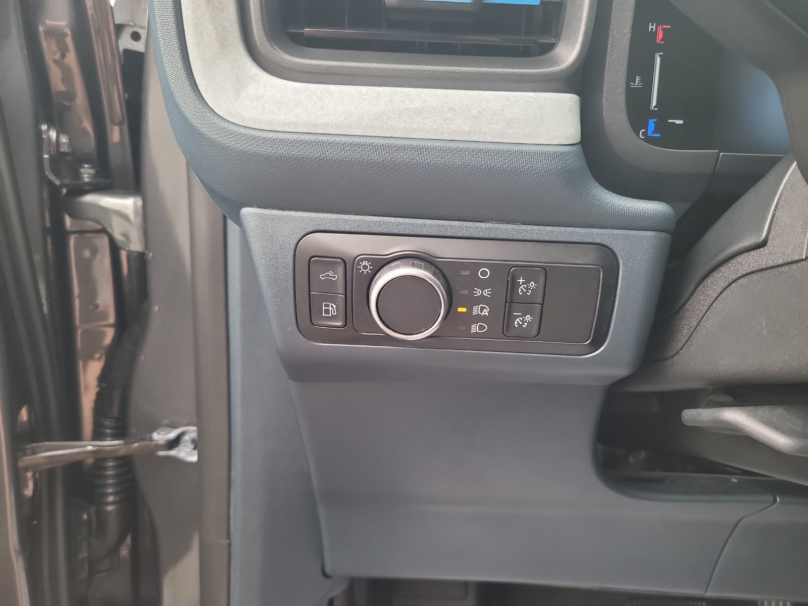Used 2025 Ford Maverick XLT FWD image 16