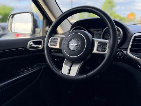 Used 2012 Jeep Grand Cherokee Laredo AWD/4WD image 19