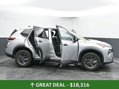 Used 2024 Nissan Rogue S image 58