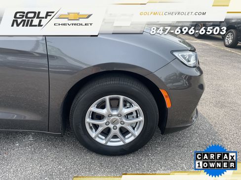 Used 2023 Chrysler Pacifica Touring-L FWD image 34