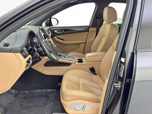 Used 2021 Porsche Macan image 17