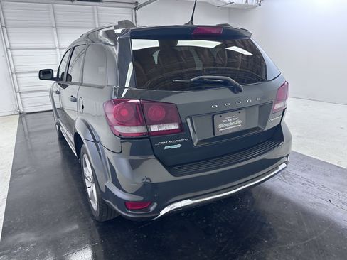 Used 2017 Dodge Journey Crossroad FWD image 11