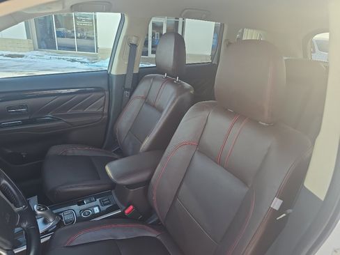 Used 2018 Mitsubishi Outlander SEL image 9