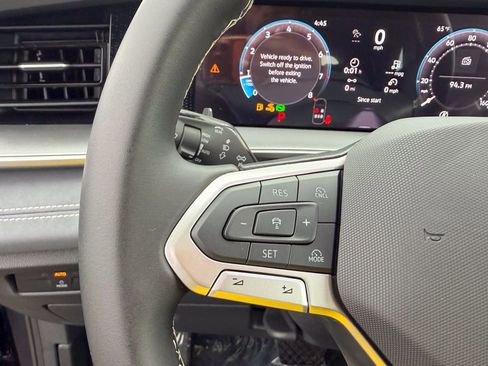 New 2026 Volkswagen Tiguan SE image 17