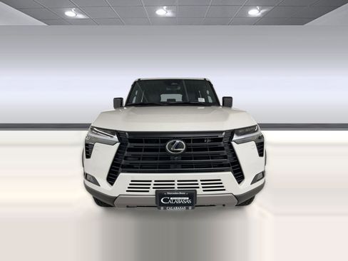 Used 2025 Lexus GX 550 image 6