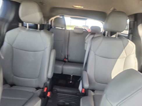 Used 2025 Toyota Sienna XLE FWD image 9