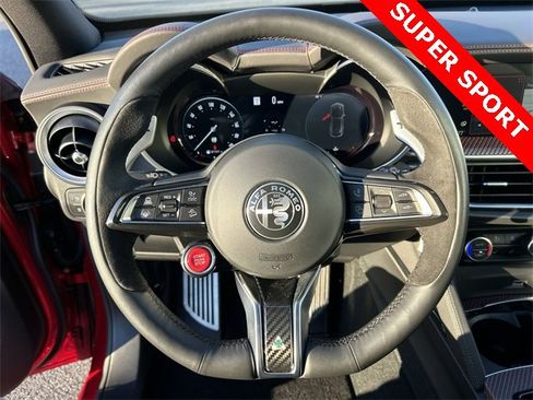 Used 2024 Alfa Romeo Stelvio Quadrifoglio image 18