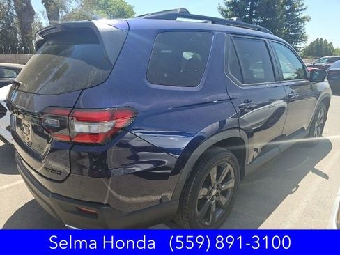 Certified 2023 Honda Pilot Sport image 4