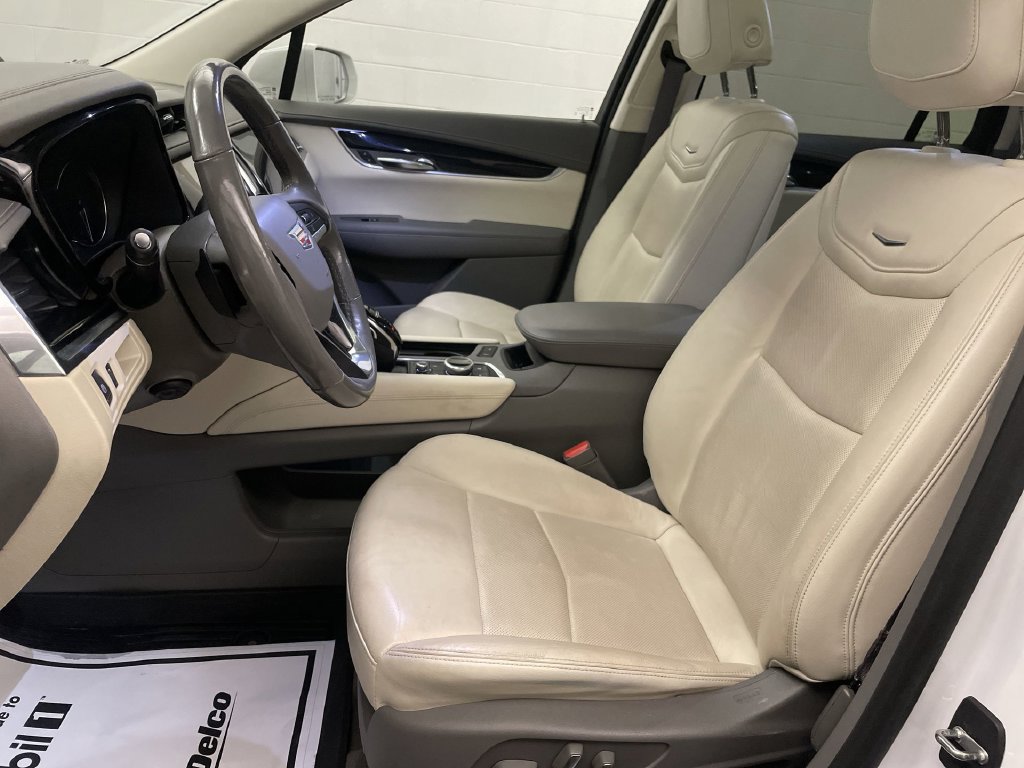 Used 2020 Cadillac XT6 Premium Luxury AWD/4WD image 13