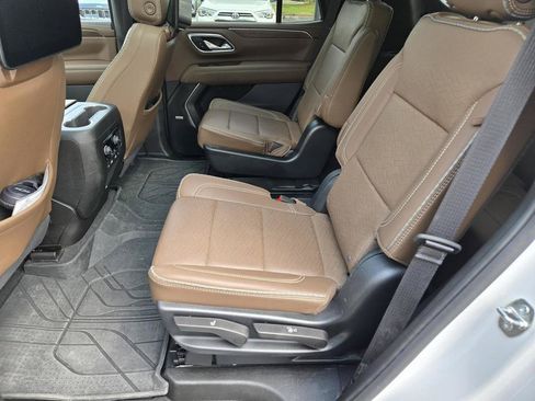 Used 2024 Chevrolet Tahoe High Country w/ Premium Package 2 AWD/4WD image 18