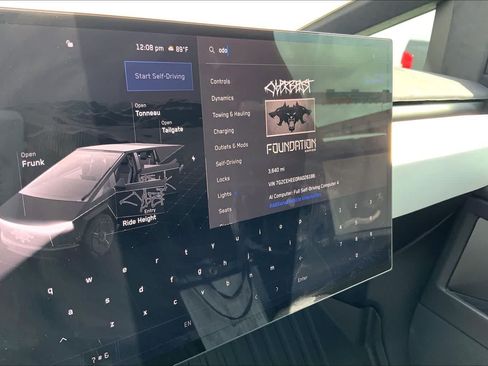 Used 2024 Tesla Cybertruck Cyberbeast AWD/4WD image 17