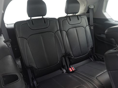 Used 2023 Jeep Grand Cherokee L Limited w/ Luxury Tech Group II image 16