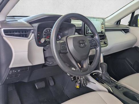 Used 2022 Toyota Corolla Cross L FWD image 3