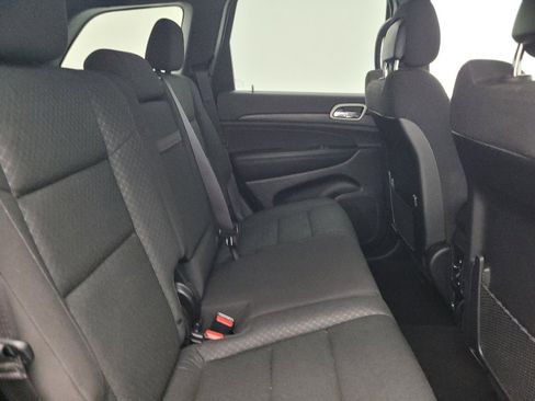 Used 2021 Jeep Grand Cherokee Laredo w/ Security & Convenience Group AWD/4WD image 19