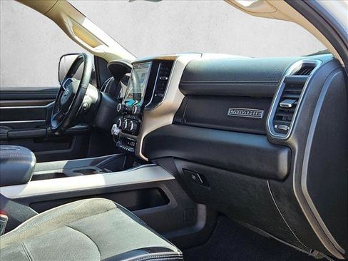 Used 2022 RAM 2500 Laramie AWD/4WD image 17