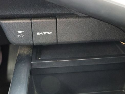 Used 2018 Toyota Camry LE image 25