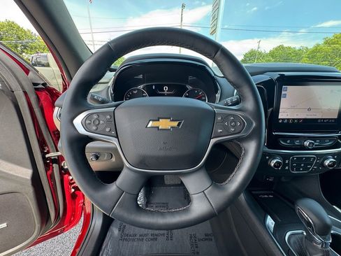 Used 2023 Chevrolet Traverse Premier AWD/4WD image 21