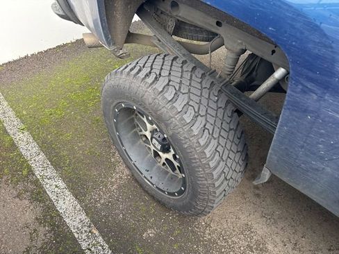 Used 2017 Chevrolet Silverado 1500 LT w/ LT Eassist Package image 11