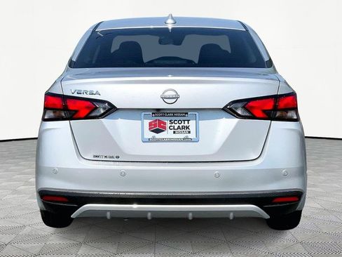 New 2025 Nissan Versa SV w/ Trunk Package FWD image 4