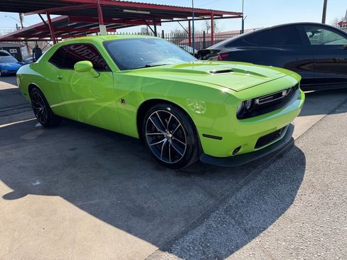 Used 2015 Dodge Challenger R/T Scat Pack w/ Leather Interior Group image 2