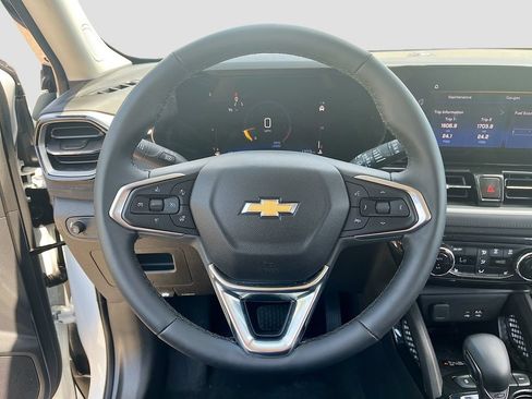 Used 2026 Chevrolet TrailBlazer LT w/ Convenience Package AWD/4WD image 11