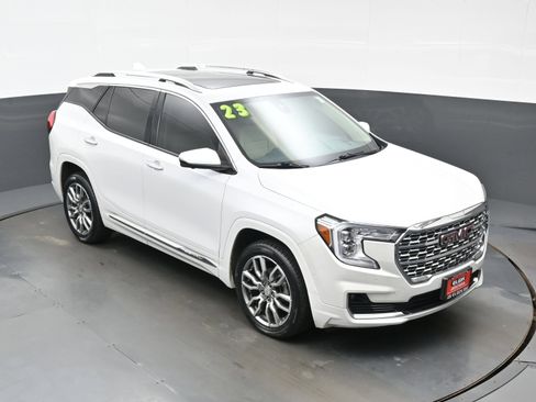 Used 2023 GMC Terrain Denali w/ Denali Premium Package AWD/4WD image 43