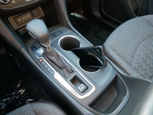 Used 2023 Chevrolet Equinox LT image 24