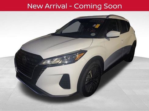 Certified 2021 Nissan Kicks SV FWD image 1