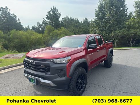 Used 2023 Chevrolet Colorado Trail Boss w/ Technology Package AWD/4WD image 3