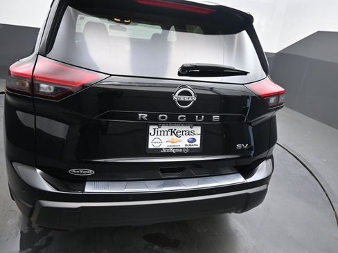 Certified 2024 Nissan Rogue SV image 11