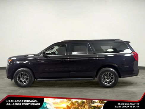 Used 2025 Ford Expedition Max Active AWD/4WD image 3