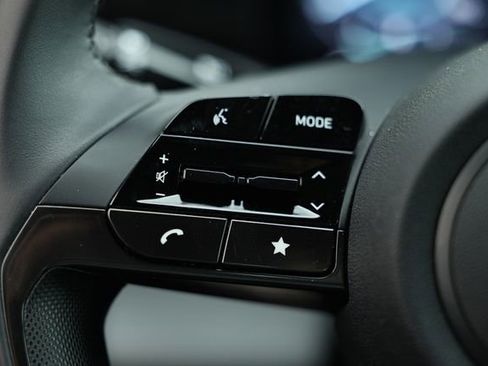 Certified 2025 Hyundai Elantra SEL FWD image 34
