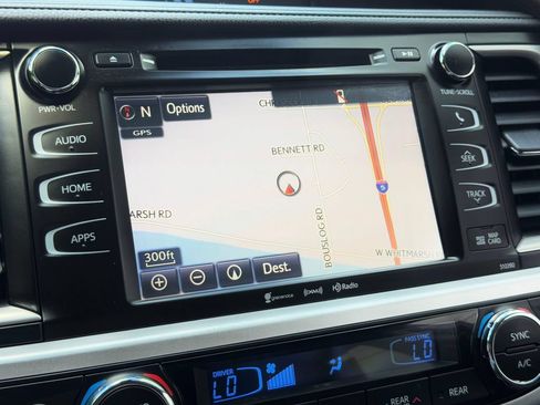 Certified 2019 Toyota Highlander XLE AWD/4WD image 17