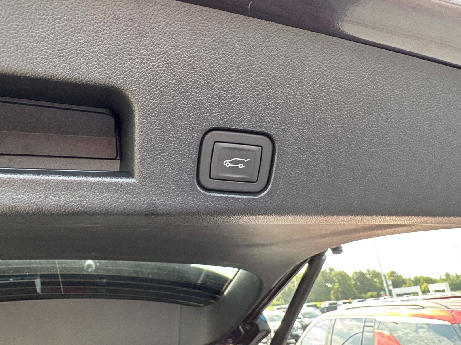 Used 2026 Chevrolet Traverse High Country w/ LPO, Floor Liner Package FWD image 14