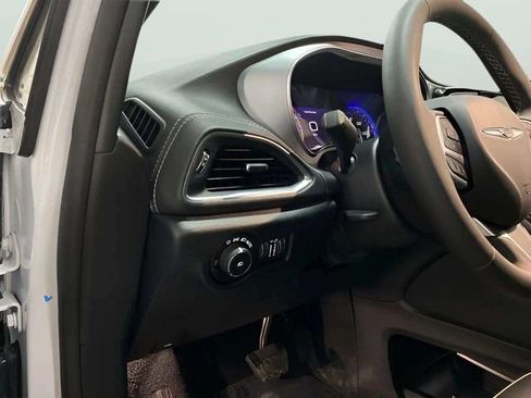 Used 2026 Chrysler Pacifica Limited FWD image 21