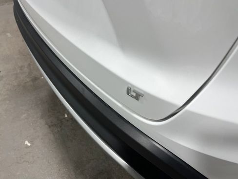 Used 2025 Chevrolet Trax LT FWD image 14
