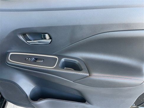 New 2025 Nissan Versa SR w/ Trunk Package image 17