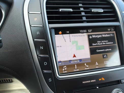 Used 2019 Lincoln Nautilus Reserve AWD/4WD image 15