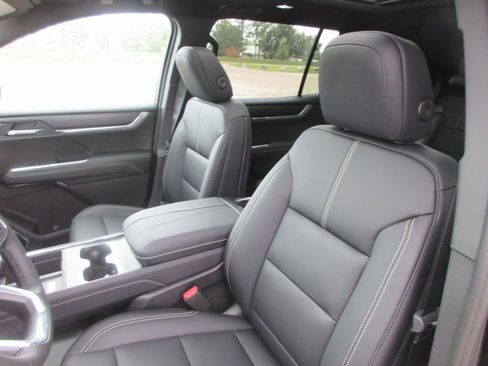 New 2026 GMC Acadia Elevation image 13