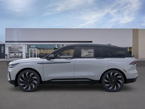 New 2026 Lincoln Nautilus Reserve w/ Jet Appearance Package AWD/4WD image 3