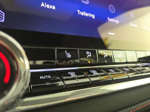 Certified 2024 Chevrolet Colorado Z71 w/ LPO, Dark Essentials Package image 28