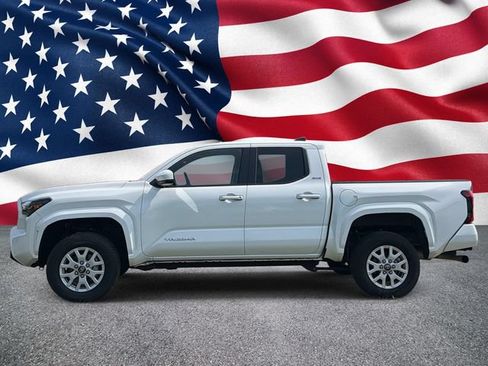 Used 2024 Toyota Tacoma SR5 RWD image 11