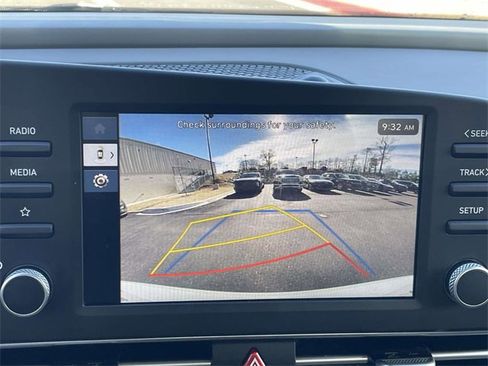 Certified 2025 Hyundai Elantra Sport image 19