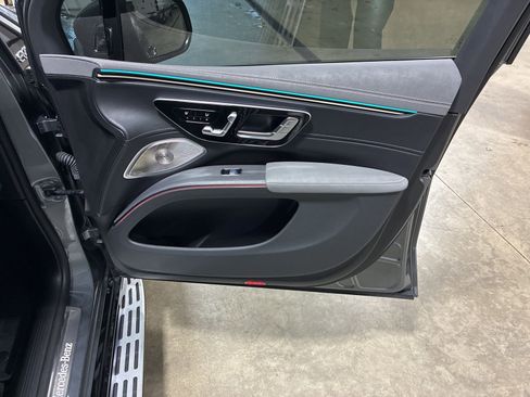 Used 2023 Mercedes-Benz EQS 580 4MATIC SUV image 19