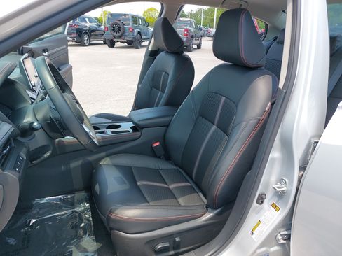 Used 2024 Nissan Altima 2.5 SR FWD image 16