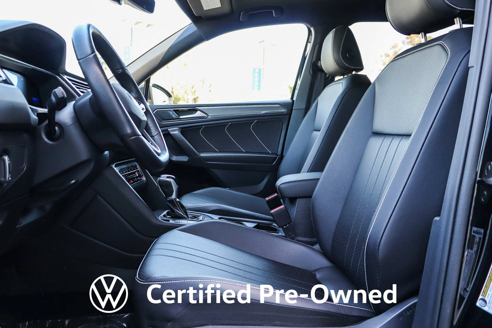 Used 2023 Volkswagen Tiguan SE R-Line FWD image 17